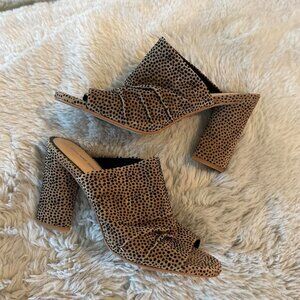 Gianni Bini leopard print heels